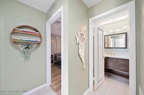 955 Schumann Dr, Sebastian FL  32958-5331 exterior