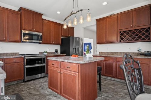 13 Victoria Dr, Swedesboro NJ  08085-3093 exterior