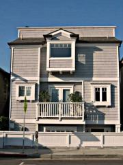 2337 Hermosa Ave, Hermosa Beach, CA 90254-2530