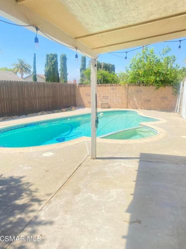 1290 Parkhurst St, Simi Valley CA 93065-4444 exterior