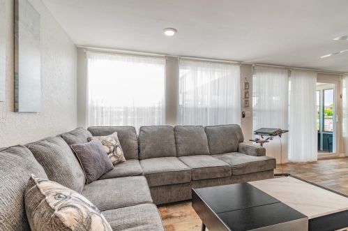 4047 Star Island Dr, Tarpon Springs FL  34691-3443 exterior