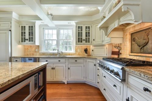 1463 Frenchtown Rd, Warwick RI  02818-1310 exterior