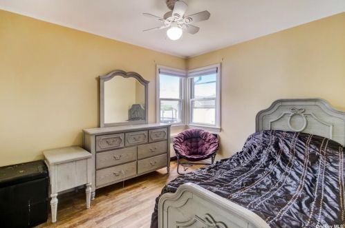 1317 Union Ave, Floral Park NY  11003-2610 exterior