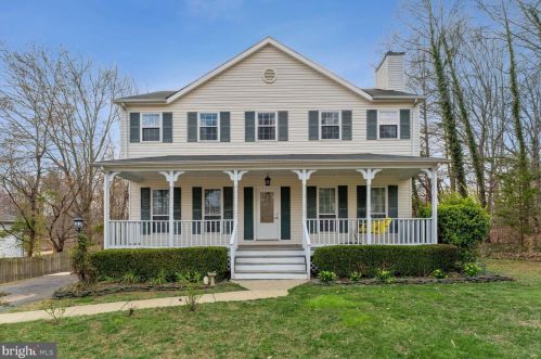 13226 Nickleson Dr, Woodbridge VA  22193-4123 exterior