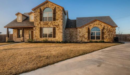 1626 Hawthorne St, Cleburne, TX 76033-6986