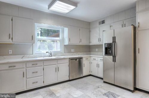 838 Kiehl Dr, Lemoyne PA  17043-1205 exterior