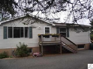 2152 Hillcrest Dr, Duluth, MN 55811-3134