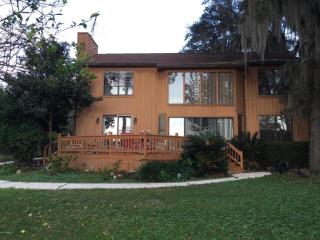 157 Ida Blvd, Interlachen, FL 32148-7909