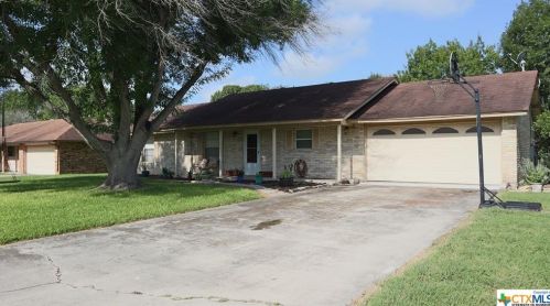 806 Elizabeth, Seguin, TX 78155-3907