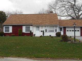 9 Grassy Plain Rd, Barrington, RI 02806-1216