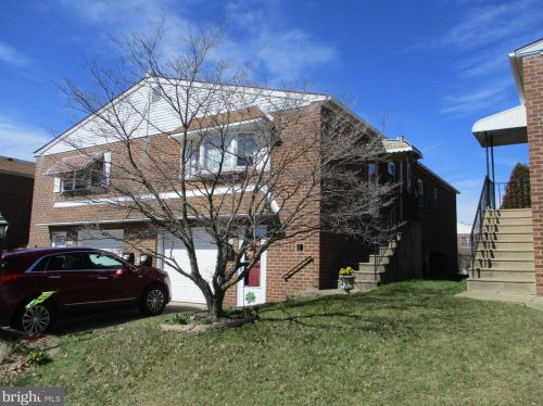 7920 Farnsworth St, Philadelphia, PA 19152-3434