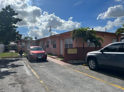 416 32nd St, Hialeah, FL 33013-3369