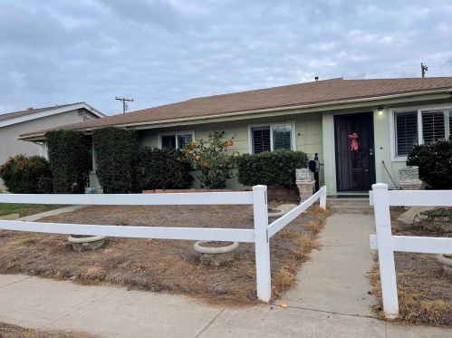 3827-29 Clairemont Dr, San Diego, CA 92117-5830