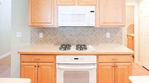 2100 Hodges Pl, Midlothian TX  76063-3730 exterior