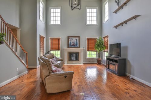 17674 Tobermory Pl, Leesburg VA  20175-7052 exterior