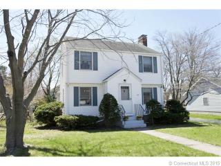 32 Washington St, Manchester, CT 06042-3517