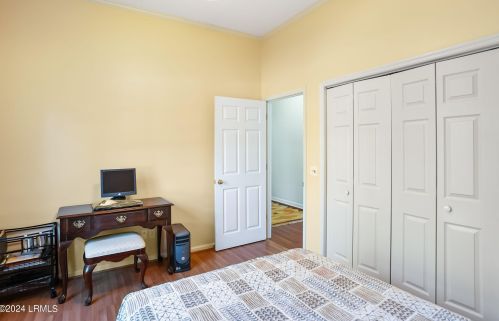 49 James F Byrnes St, Beaufort SC 29907-1940 exterior