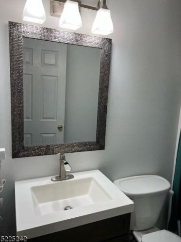 28 Wildwood Shores Dr, Hopatcong NJ  07843-1923 exterior