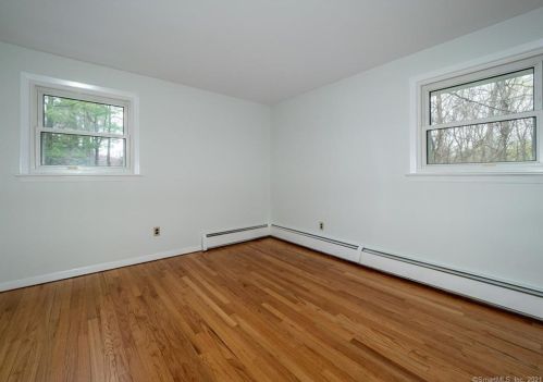 25 Arrowhead Rd, Wilton CT  06897-4402 exterior