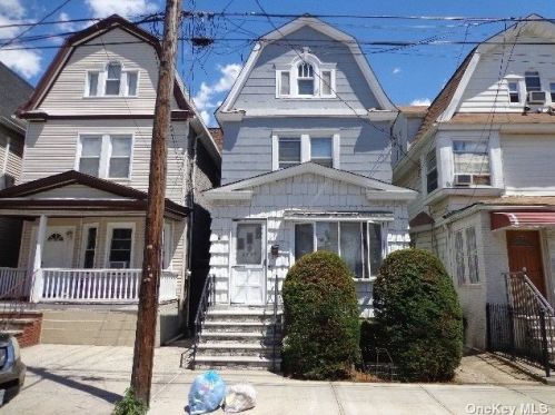 87-37 90th St, Jamaica, NY 11421-1329