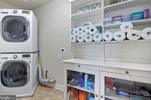 108 Chestnut St, Swedesboro NJ  08085-1201 exterior