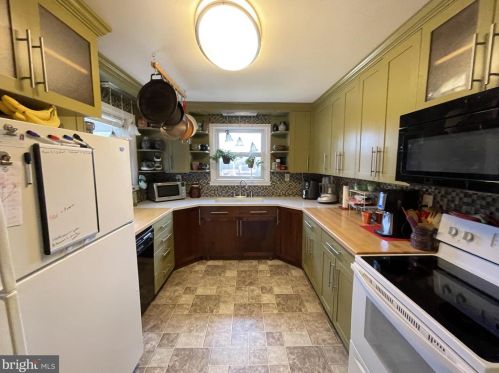 248 Hill Top Ct, Richmond National Battlefiel VA  22835-7135 exterior