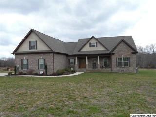 26 Roxey Dr, Fayetteville, TN 37334-7304
