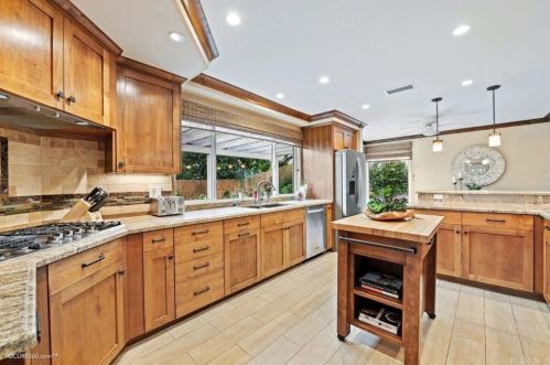 2257 Plazuela St, Carlsbad CA  92009-8029 exterior