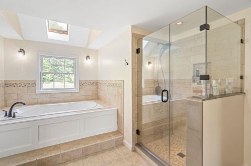 3 Century Dr, Raymond NH  03077-1544 exterior