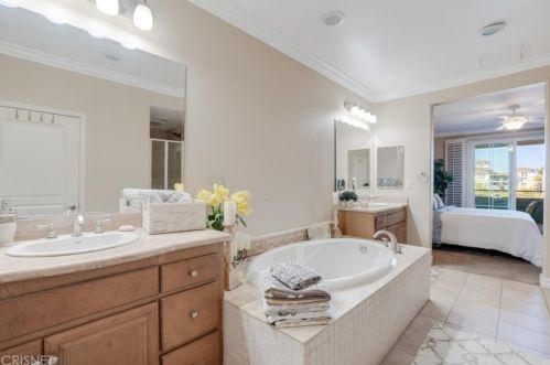 1545 Windshore Way, Oxnard CA  93035-1406 exterior