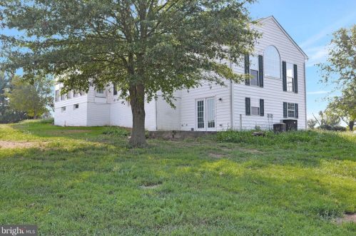 20 Cool Springs Ln, Charles Town WV  25414-4647 exterior