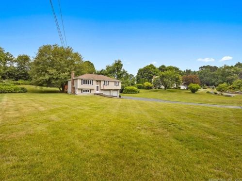 7 Lena Dr, Uncasville CT  exterior