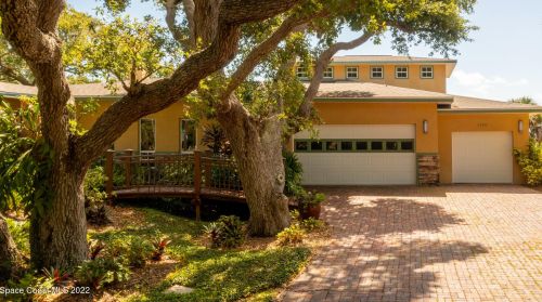 1420 Banana River Dr, Merritt Island, FL 32952-2802