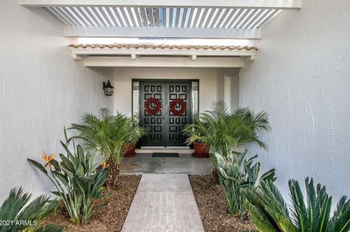 1 Calavar Rd, Phoenix, AZ 85022-4720