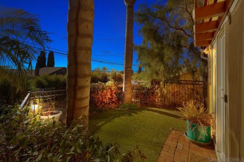 1662 Linwood St, San Diego CA  92110-3740 exterior