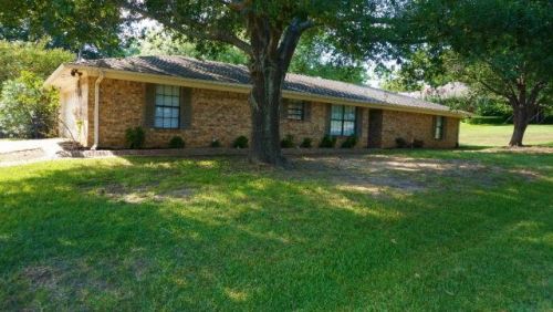 2605 Bentwood Dr, Palestine, TX 75803-9579