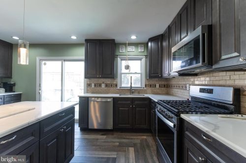 25 Goldy Dr, Gloucester NJ  08030-1318 exterior