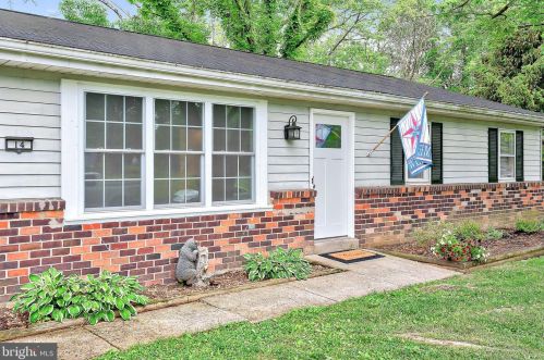 14 Brandywine Dr, Navy Sup Dpt, PA 17050-1903