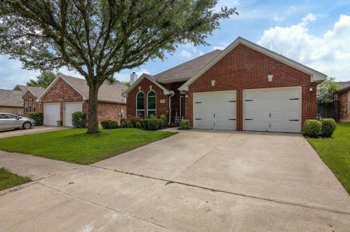 4812 Sabine St, Fort Worth, TX 76137-5688