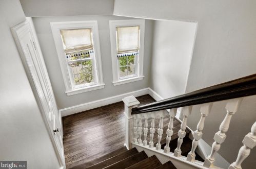 801 Thomas Ave, Riverton NJ  08077-1030 exterior