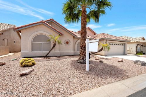 1593 Palm Beach Dr, Chandler, AZ 85249-8640