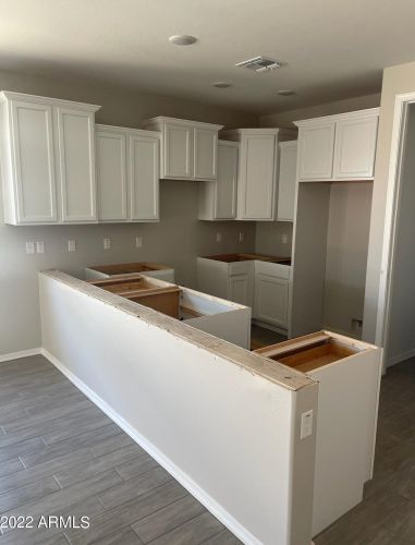 4015 84th Ave, Phoenix, AZ 85043-2103