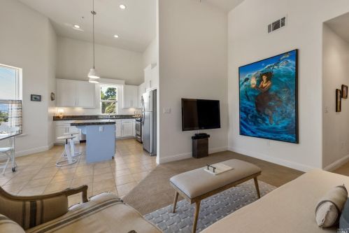 100 School House Ln, Geyserville, CA 95441-9332
