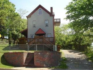 1022 Lapish Rd, Pittsburgh, PA 15212-1555