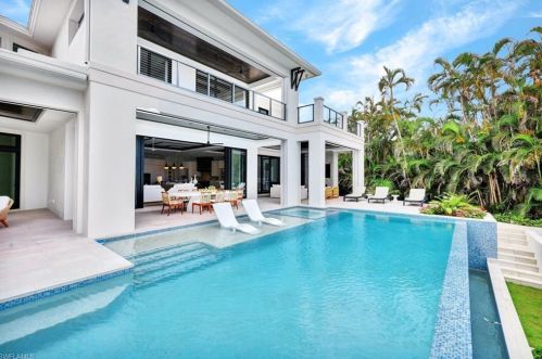 3401 Crayton Rd, Naples FL 34103-3515 exterior