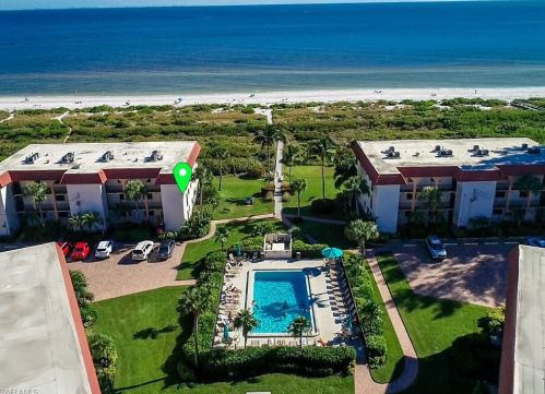 671 Gulf Dr, Sanibel FL  33957-7109 exterior