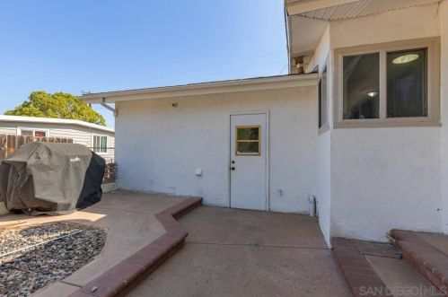 9606 Marilla Dr, Lakeside CA  92040-2806 exterior