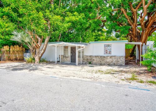 368 Buttonwood Dr, Key Largo, FL 33037-2439