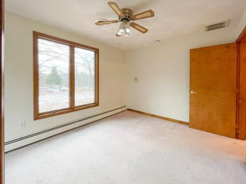 8 Falcon Crest Dr, Providence RI  02919-3100 exterior