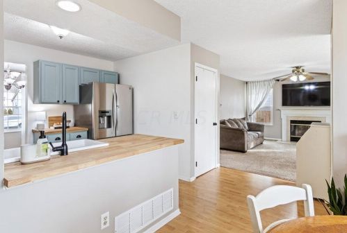 221 Bent Tree Ln, Pataskala OH  43062-8111 exterior